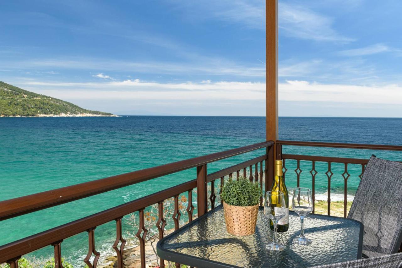 Faros View Acomodação com café da manhã Koinira Exterior foto